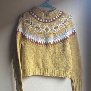 American Eagle xs yellow cozy sweater